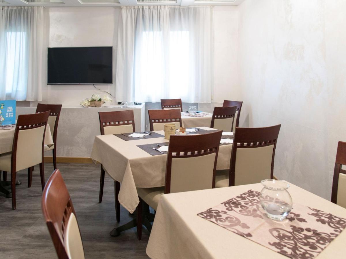 Apartment Standard By Interhome Riva del Garda Eksteriør billede